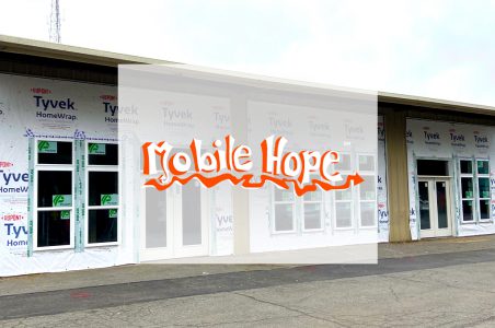 36422_KNUT_Giving-MobileHope-452x300_OB_i1 36422_KNUT_Giving-MobileHope-452x300_OB_i1