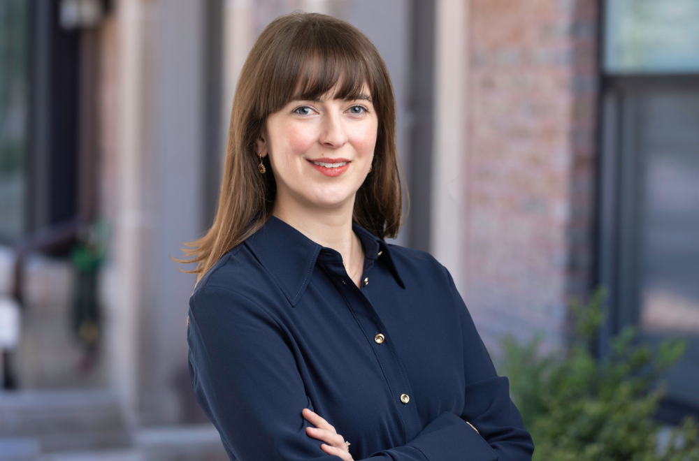 2025-10_KNUT_Headshot-Amy